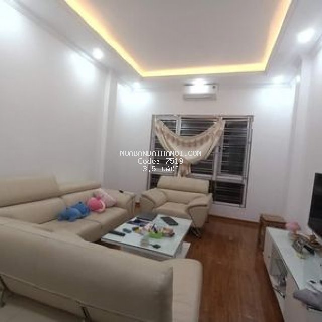 Bán nhà phố bằng liệt, 40m2 ,5 tầng, giá 3.5 tỷ.