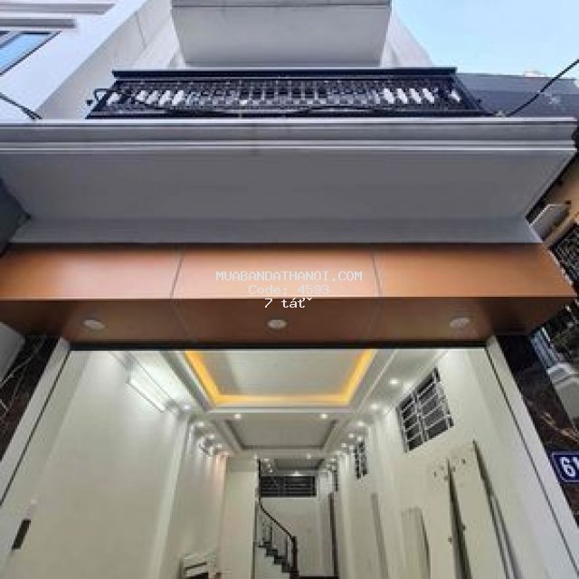 Nhà mặt phố giải phóng. ô tô vào nhà. 40m2. 7 tỷ