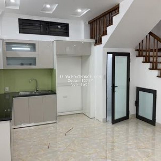 Nhà ngô sĩ liên, quận đống đa, 42m2, 5.5 tỷ.