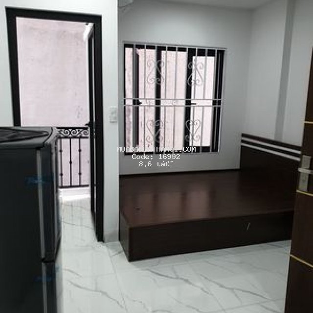 Bán aparment xuân thủy lô góc thoáng 700tr/ năm