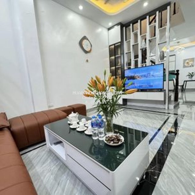 Khương trung, thanh xuân,40m² x 4 tầng,gần phố,mặt tiền rộng, full nt.