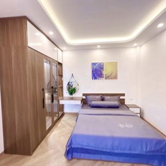 Mai dịch-cầu giấy-43m2-sát phố-giao thông thuận tiện-ô tô gần-hơn 4 tỷ