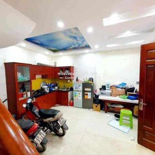 Nhà phudng khoang 39m2 , ngõ ba gác, vài bước chân ra phố 2 thoáng