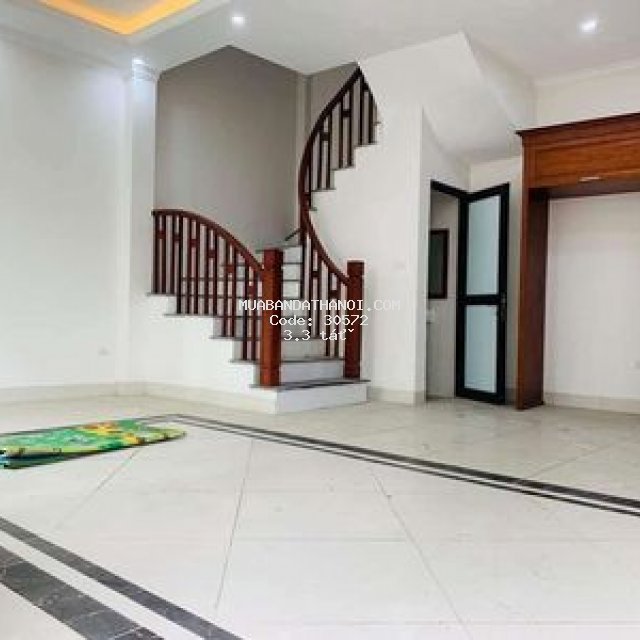 Bán nhà thạch bàn 44m2, 5 ngủ chỉ 3,3 tỷ