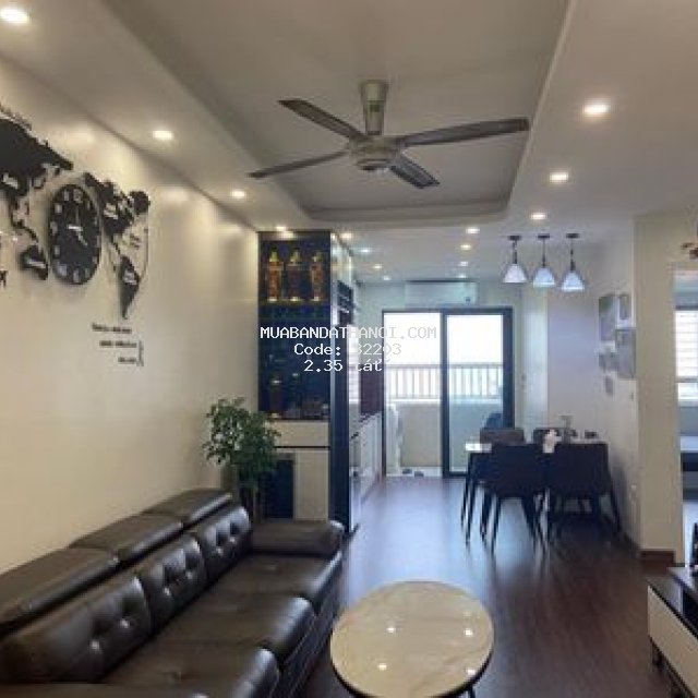 Chính chủ cần bán căn 66m2 2 ngủ view hồ linh đàm nhà đẹp thoáng mát